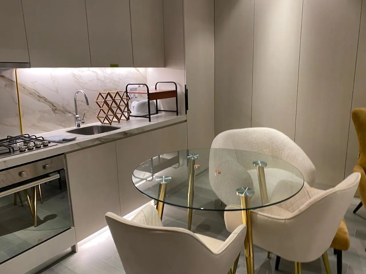 Superior Dubai Marina Studio Apartment With Fascinating Marina And Dubai Eye Views