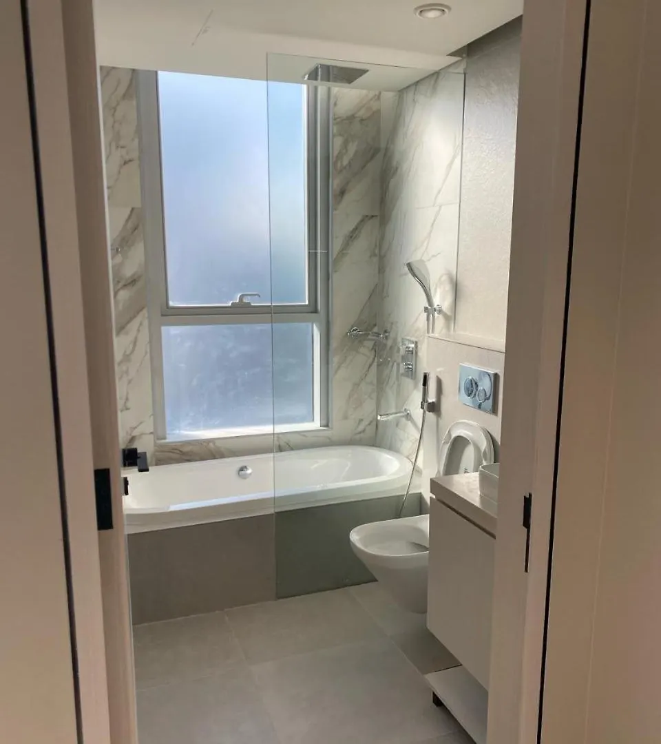 Superior Dubai Marina Studio Apartment With Fascinating Marina And Dubai Eye Views